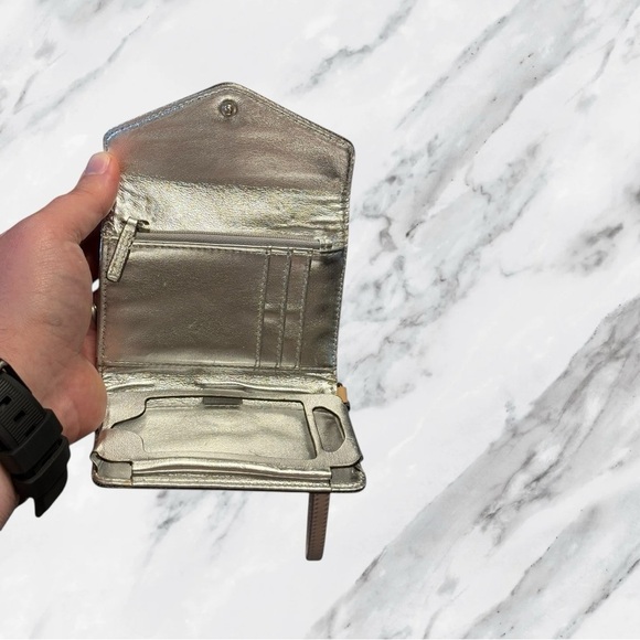 Michael Kors Vintsge Y2K Metallic Silver Wristlet and Phone Case Wallet - Picture 13 of 15